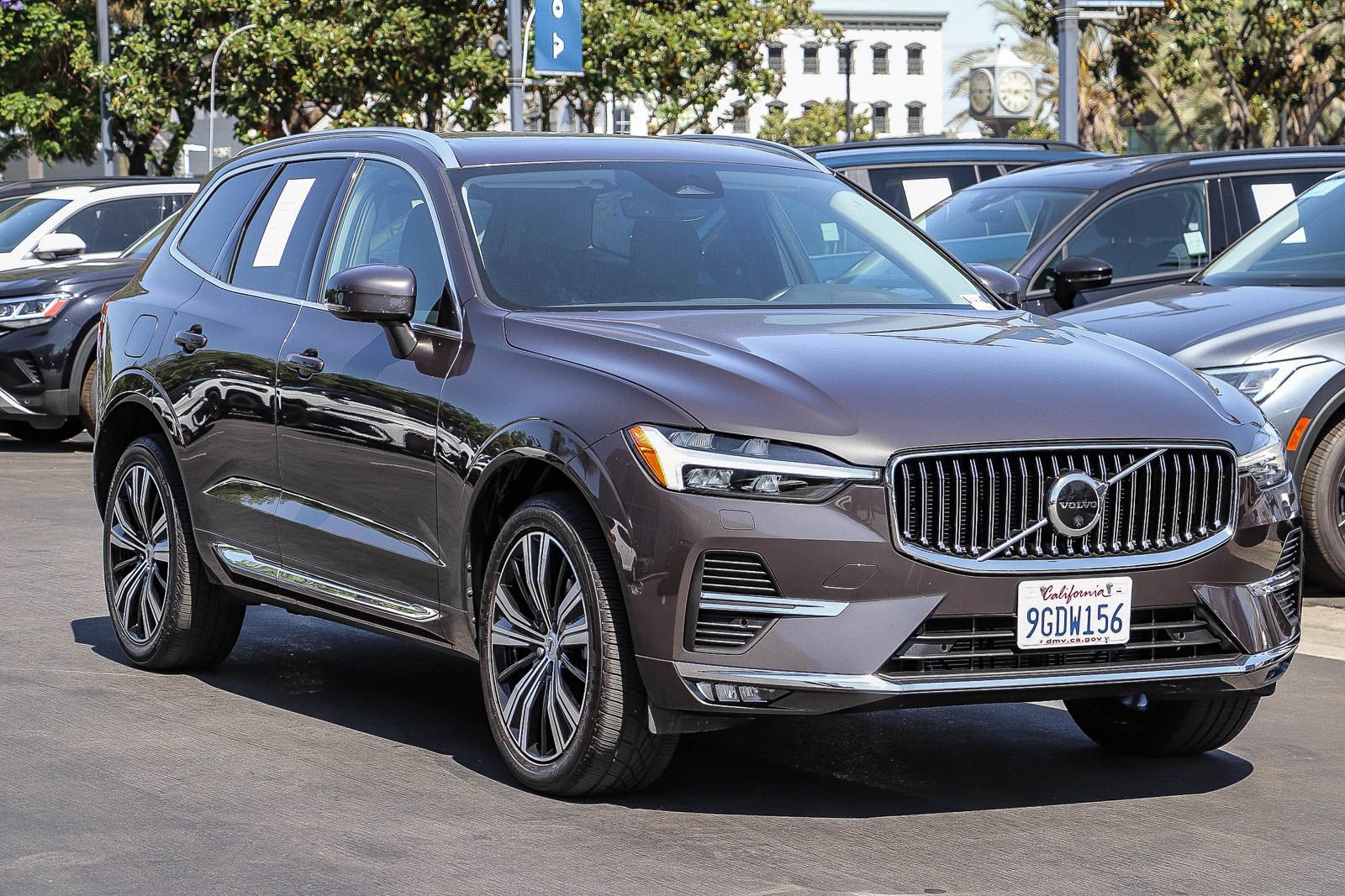 Used 2023 Volvo XC60 B5 Plus AWD/4WD image 3