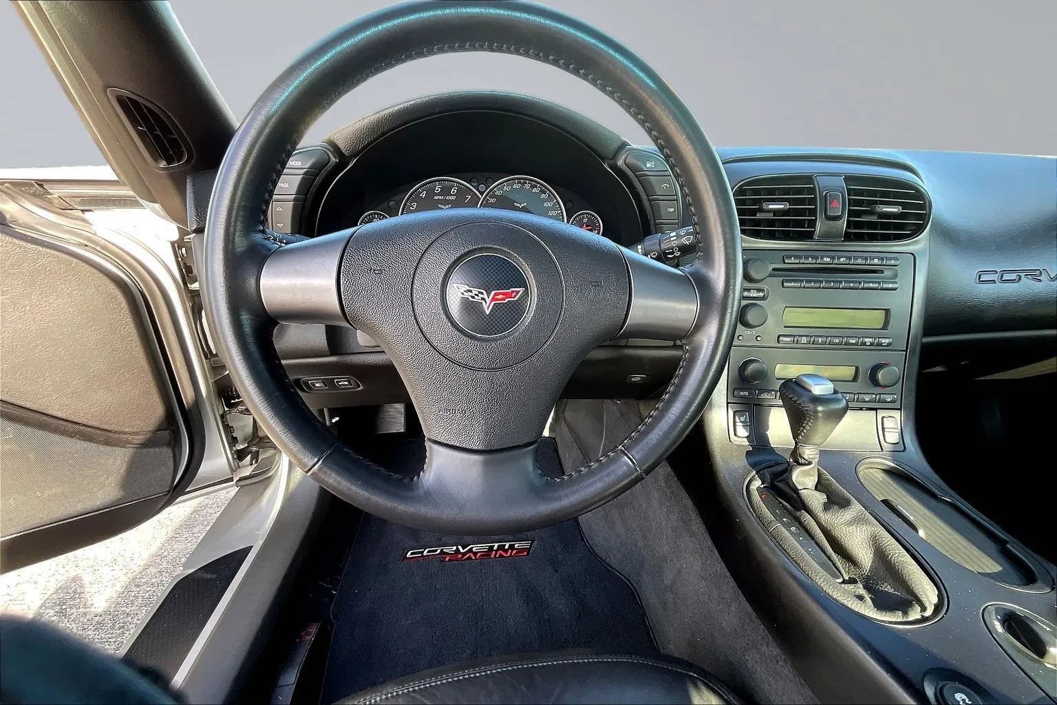 Used 2005 Chevrolet Corvette Coupe w/ Preferred Equipment Group RWD image 8