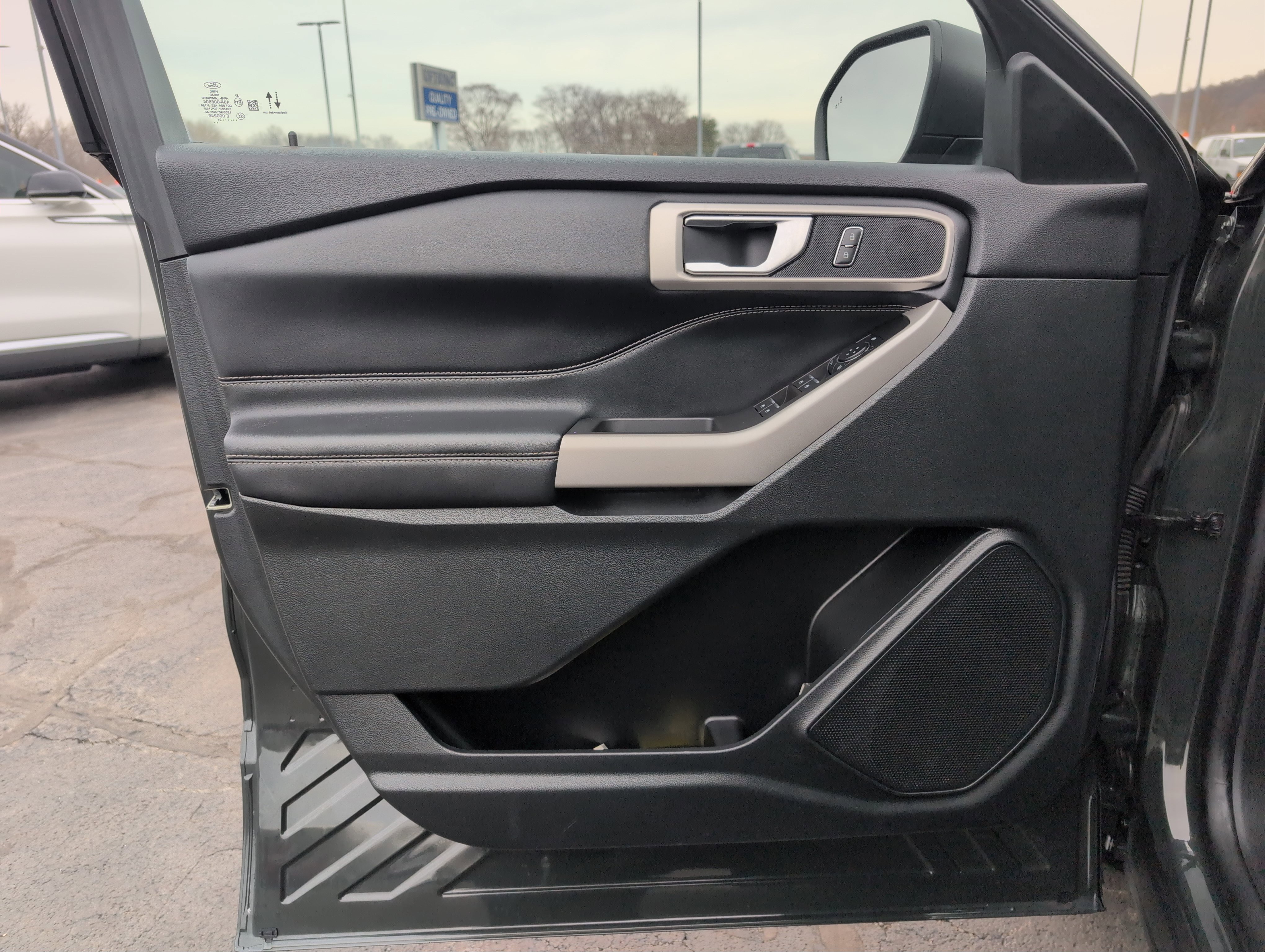 Used 2024 Ford Explorer XLT w/ Equipment Group 202A image 16