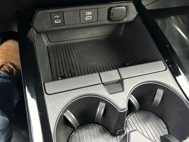 Used 2024 Toyota Prius LE FWD image 20