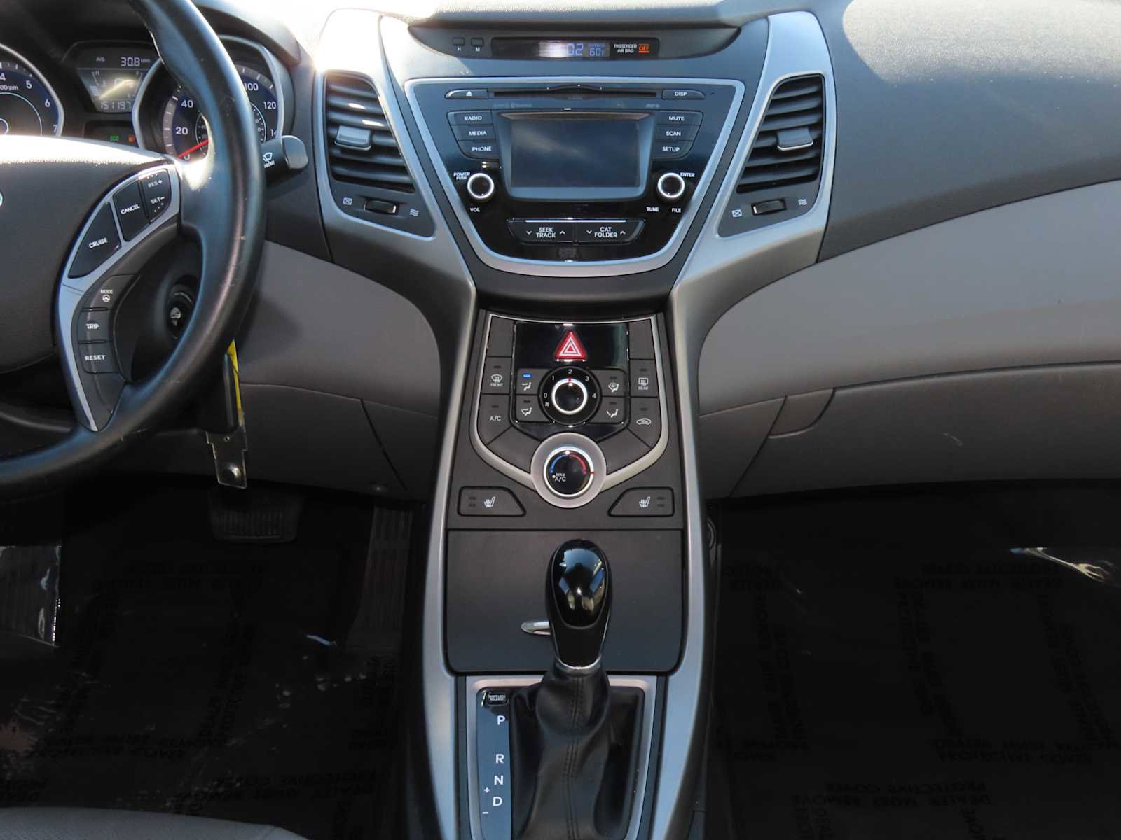 Used 2015 Hyundai Elantra Limited image 30
