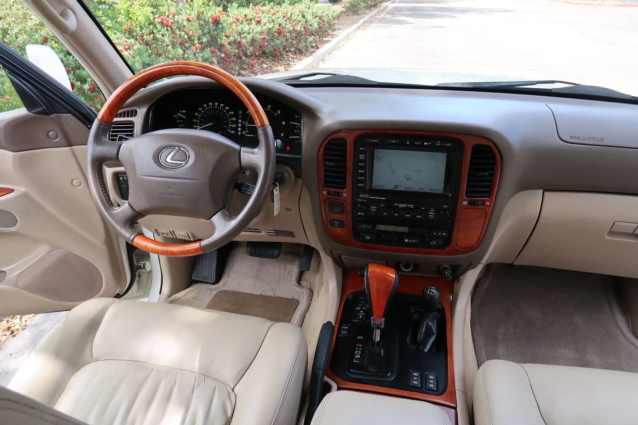 Used 2001 Lexus LX 470 4WD image 33