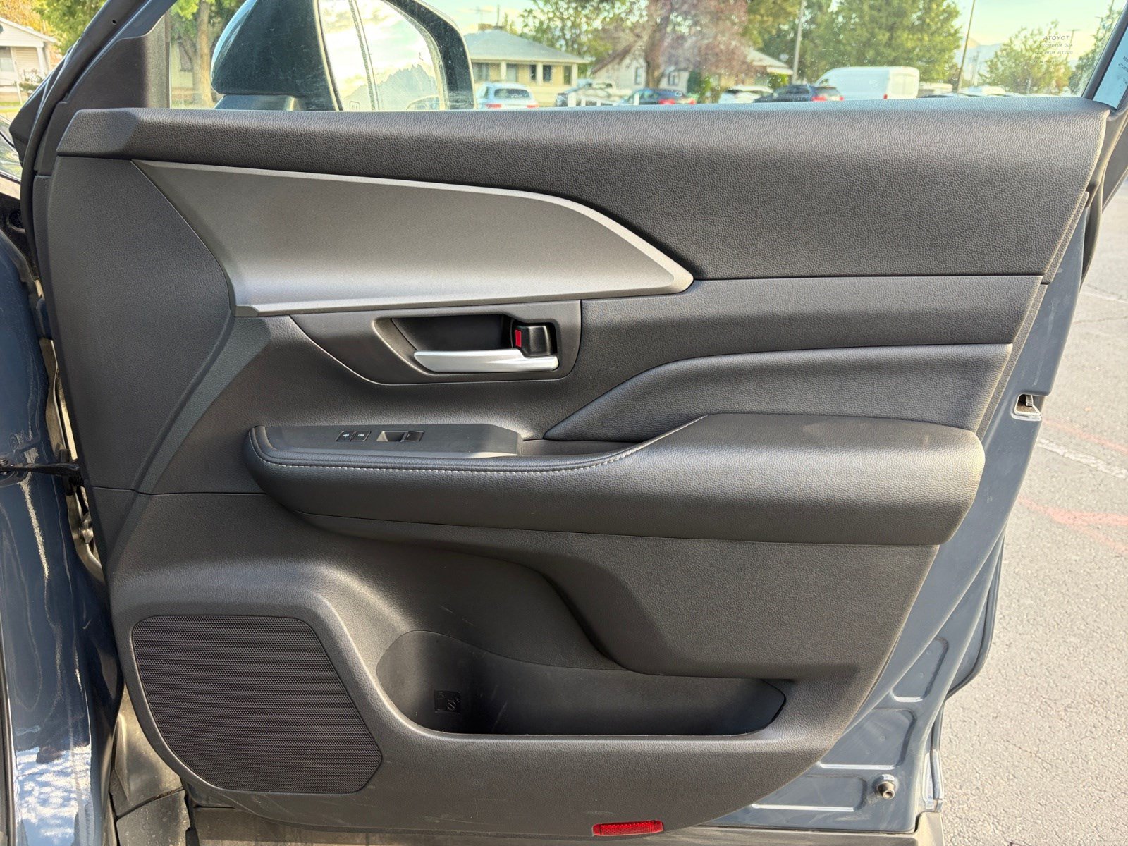 Used 2025 Toyota Grand Highlander AWD image 16