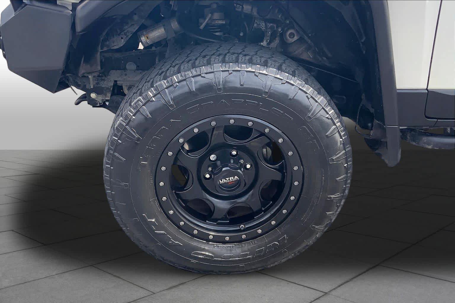 Used 2014 Toyota FJ Cruiser 4WD w/ Upgrade Package image 10