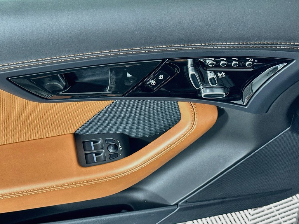 Used 2021 Jaguar F-TYPE R AWD/4WD image 18