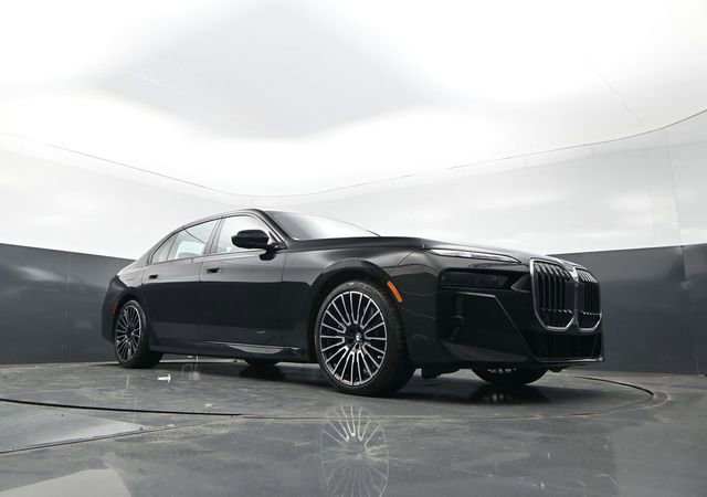 Used 2025 BMW 760i xDrive w/ Executive Package AWD/4WD image 30