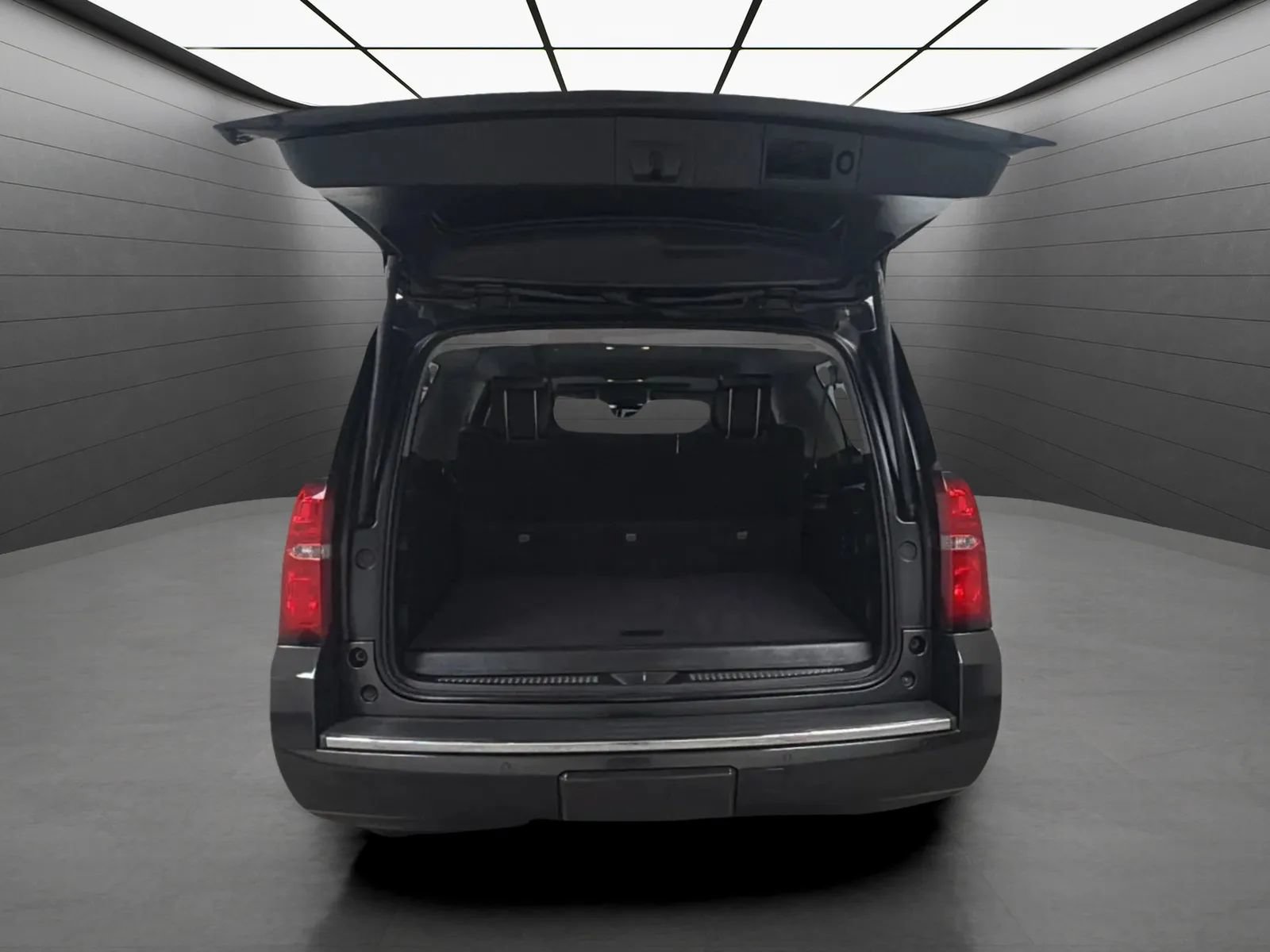 Used 2017 Chevrolet Suburban Premier RWD image 20