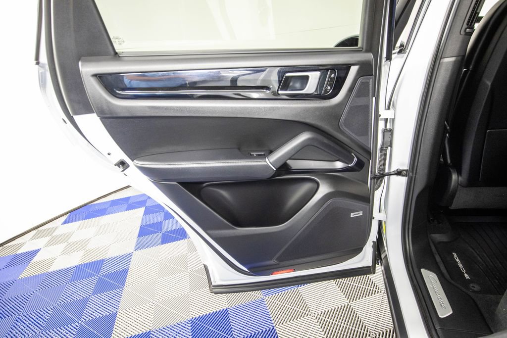 Used 2023 Porsche Cayenne image 14