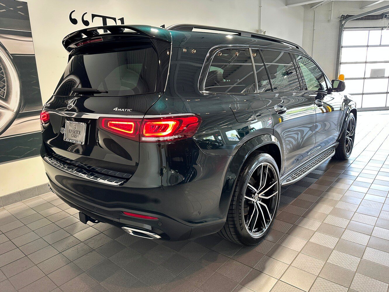 Used 2023 Mercedes-Benz GLS 450 4MATIC image 4