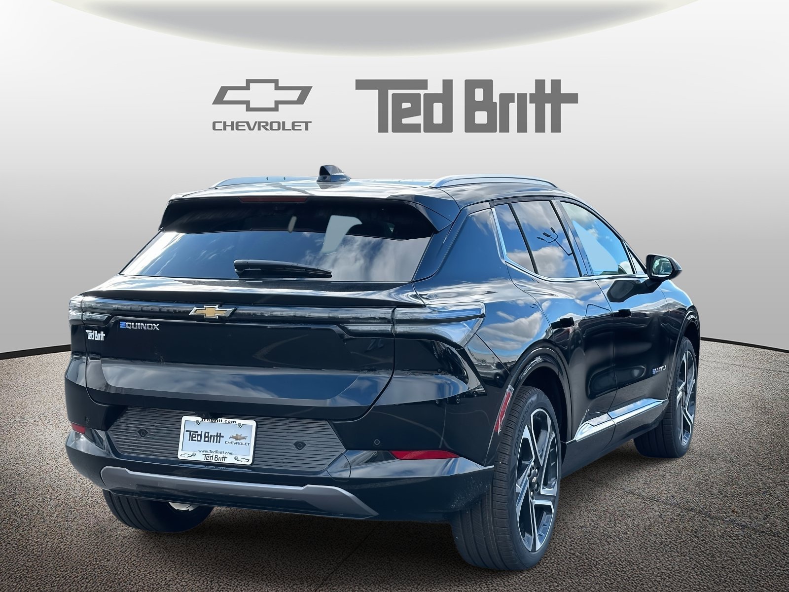 New 2026 Chevrolet Equinox EV LT w/ Convenience Package II FWD image 4