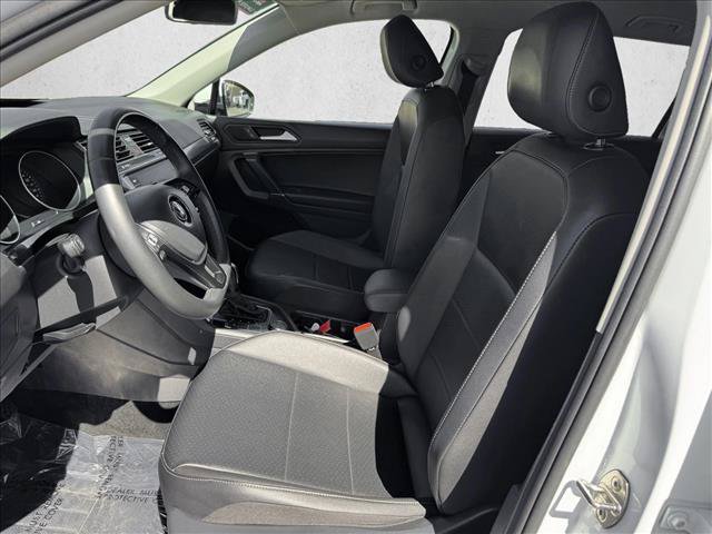 Used 2020 Volkswagen Tiguan SE AWD/4WD image 10