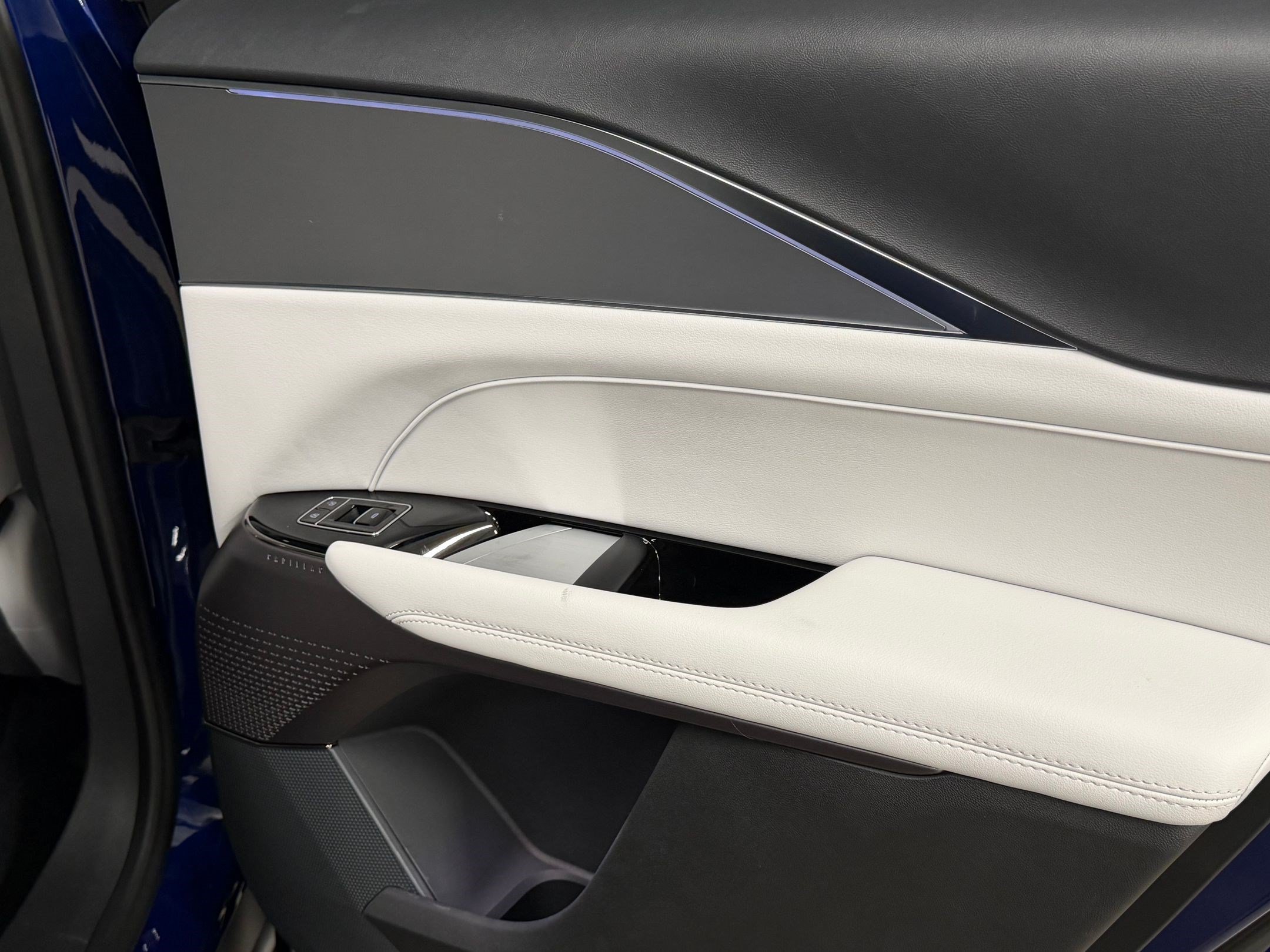New 2027 Cadillac Lyriq Sport AWD/4WD image 43