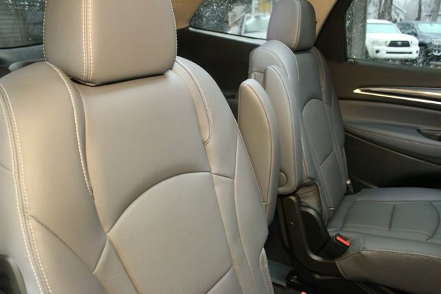 Used 2021 Buick Enclave Essence image 14