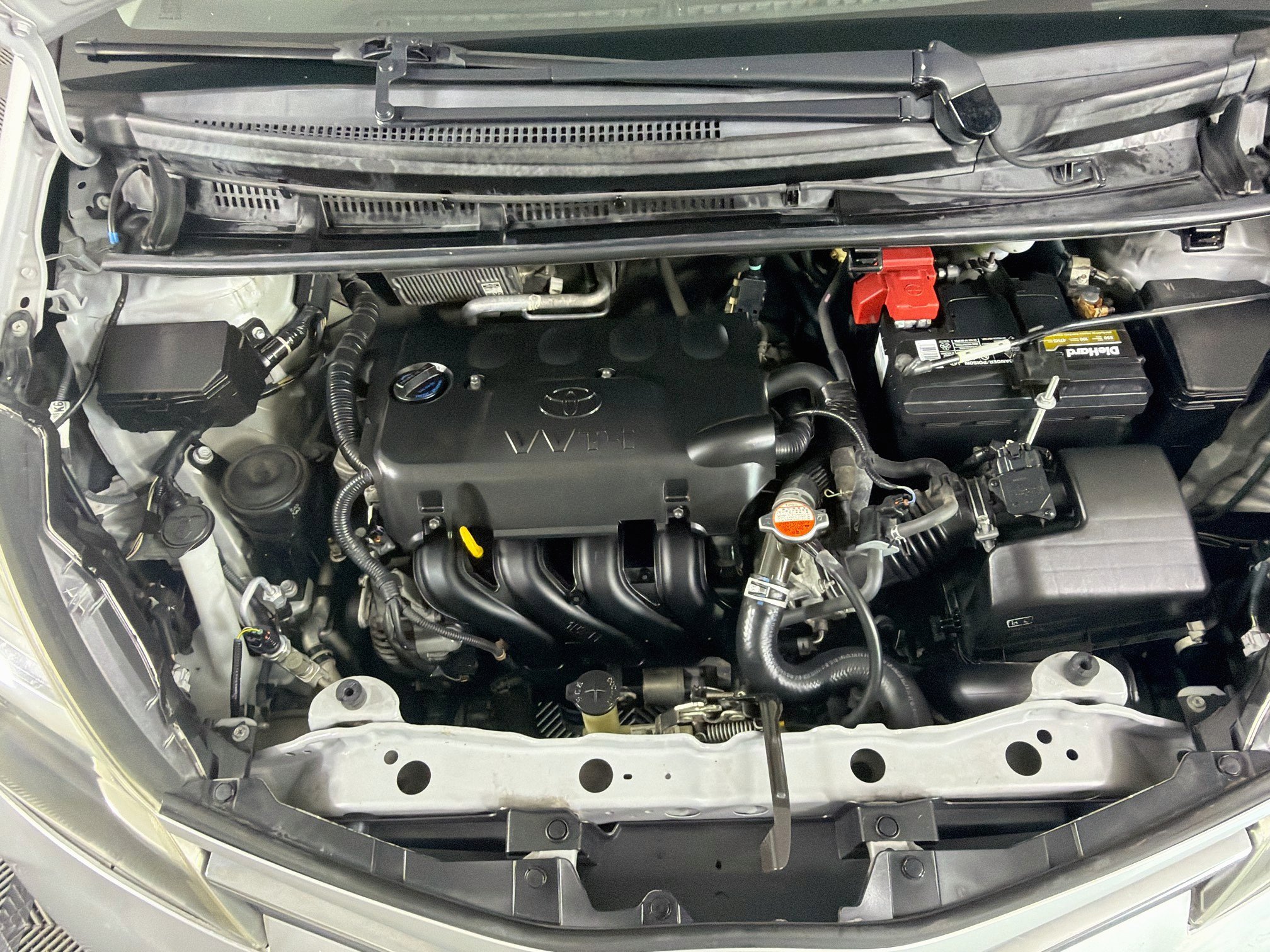 Used 2017 Toyota Yaris L w/ Carpet Mat Package FWD image 29