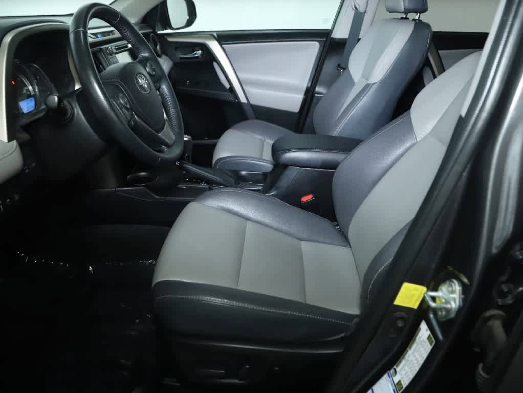 Used 2014 Toyota RAV4 Limited w/ Technology Package AWD/4WD image 18