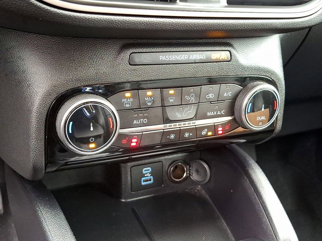 Used 2022 Ford Escape SEL image 16