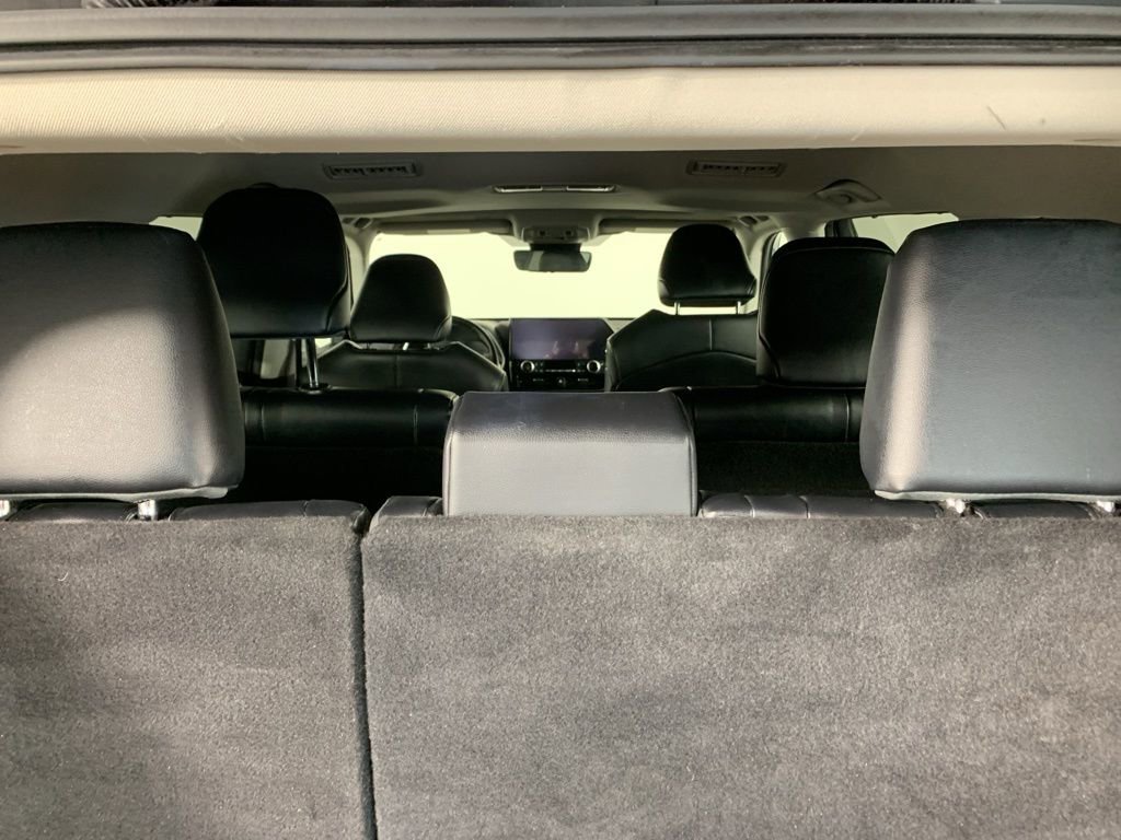 Used 2023 Toyota Highlander XLE image 14