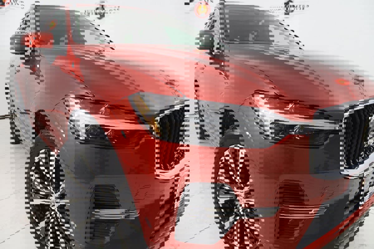 Used 2022 Volvo XC60 B5 Momentum image 17