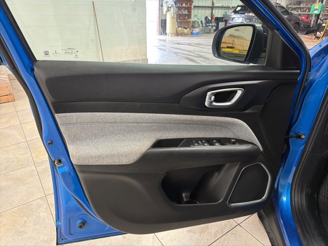 Used 2022 Jeep Compass Latitude image 12