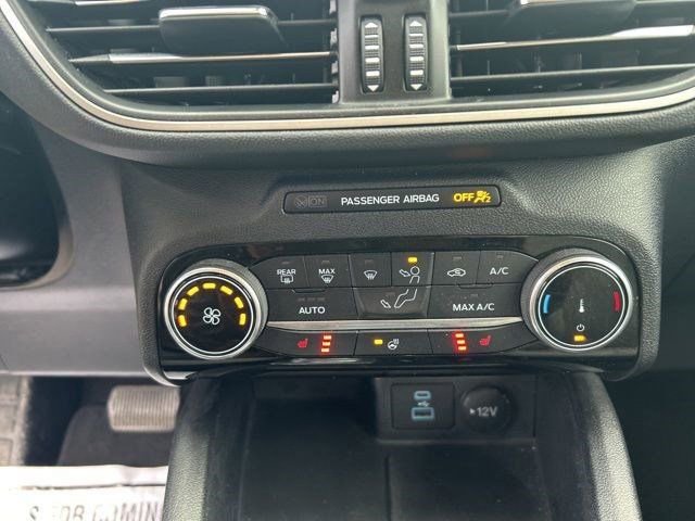 Used 2022 Ford Escape SE w/ Cold Weather Package image 25