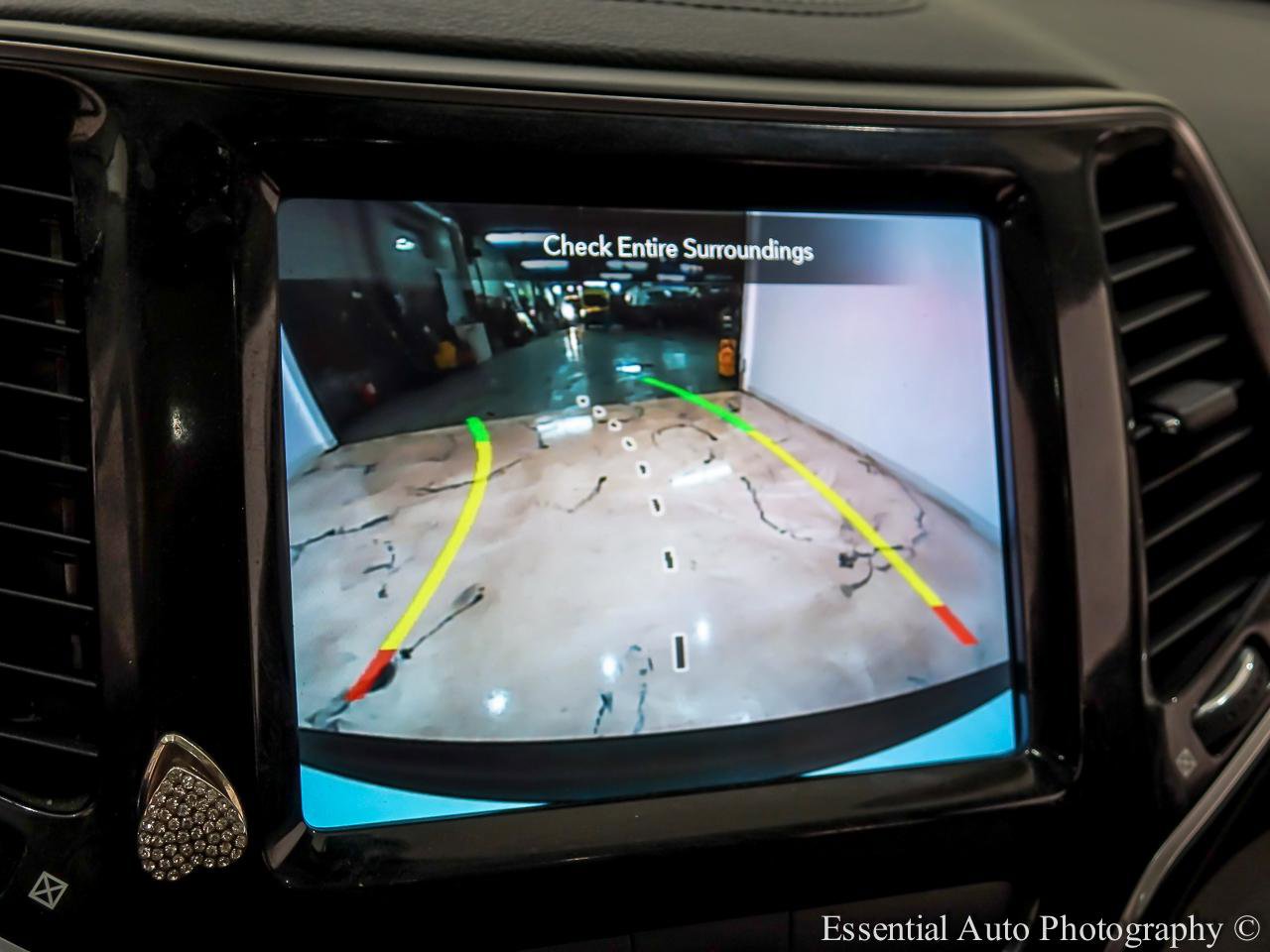 Used 2019 Jeep Cherokee Limited image 23