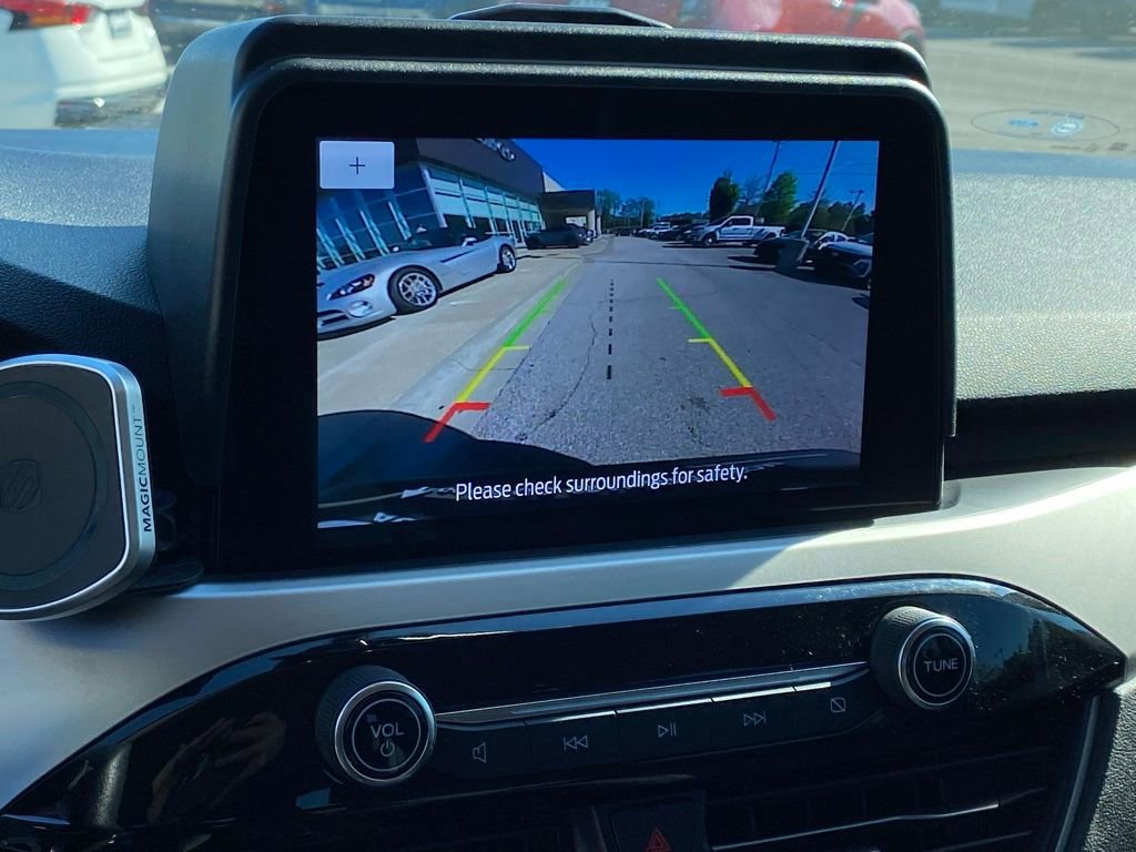 Used 2020 Ford Escape SE image 19