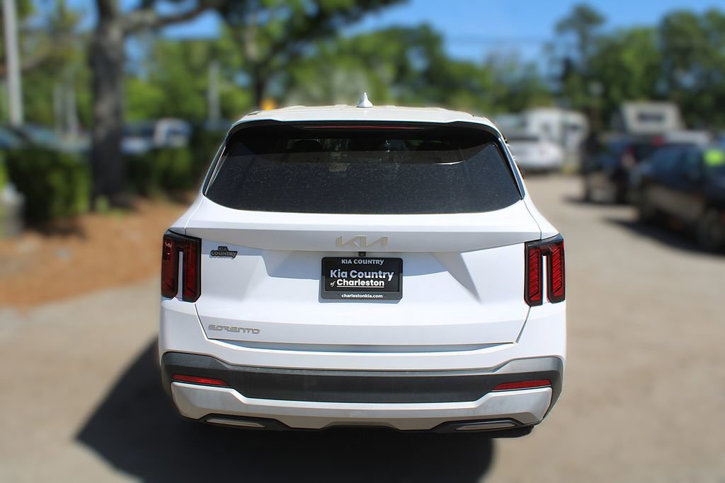 Certified 2024 Kia Sorento LX image 8