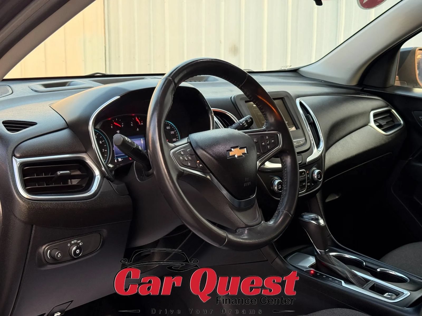 Used 2019 Chevrolet Equinox LT w/ Driver Convenience Package FWD image 10
