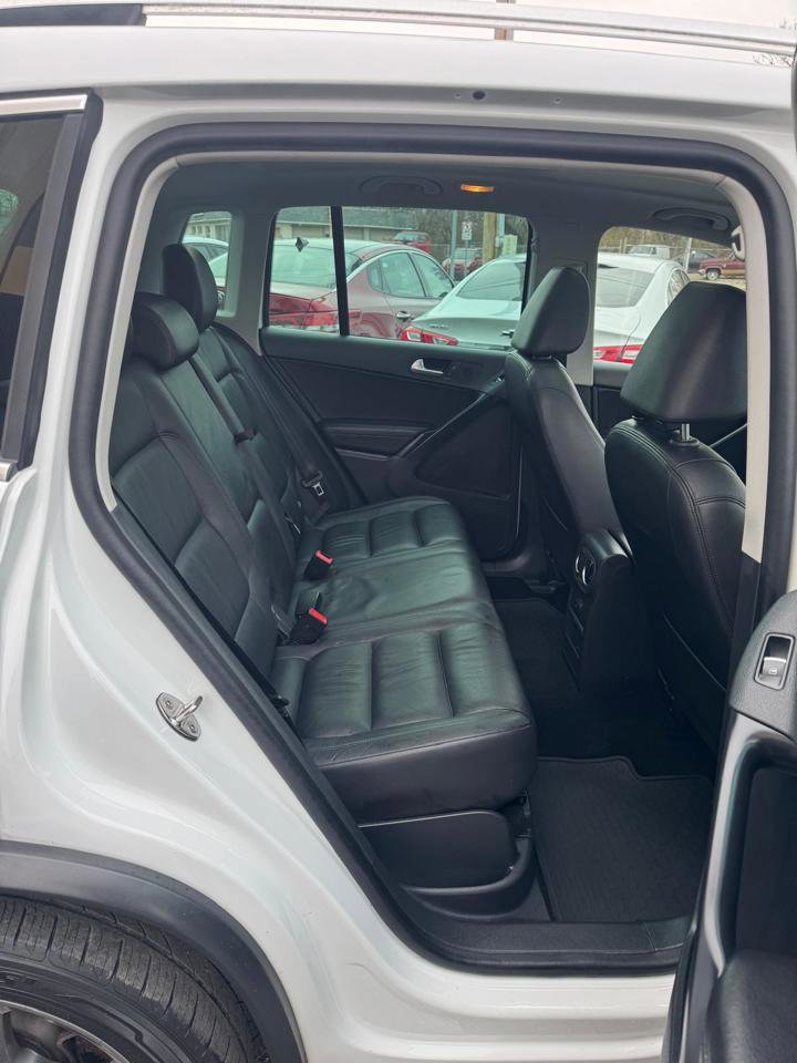 Used 2017 Volkswagen Tiguan Sport image 19