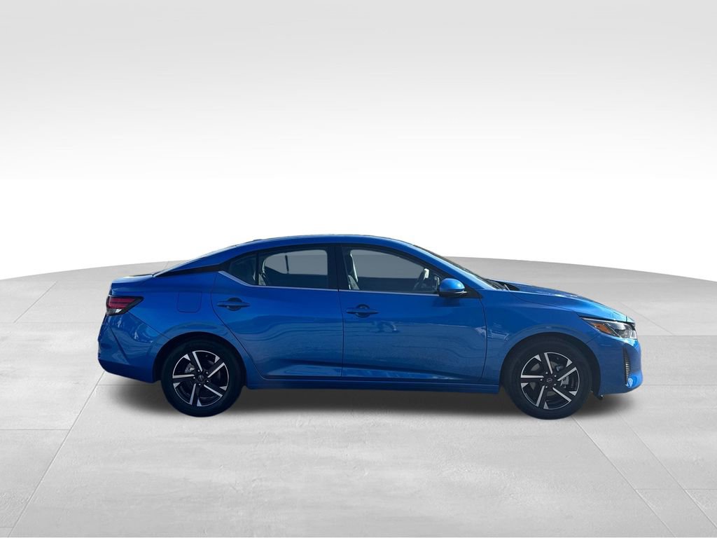 Used 2025 Nissan Sentra SV image 7