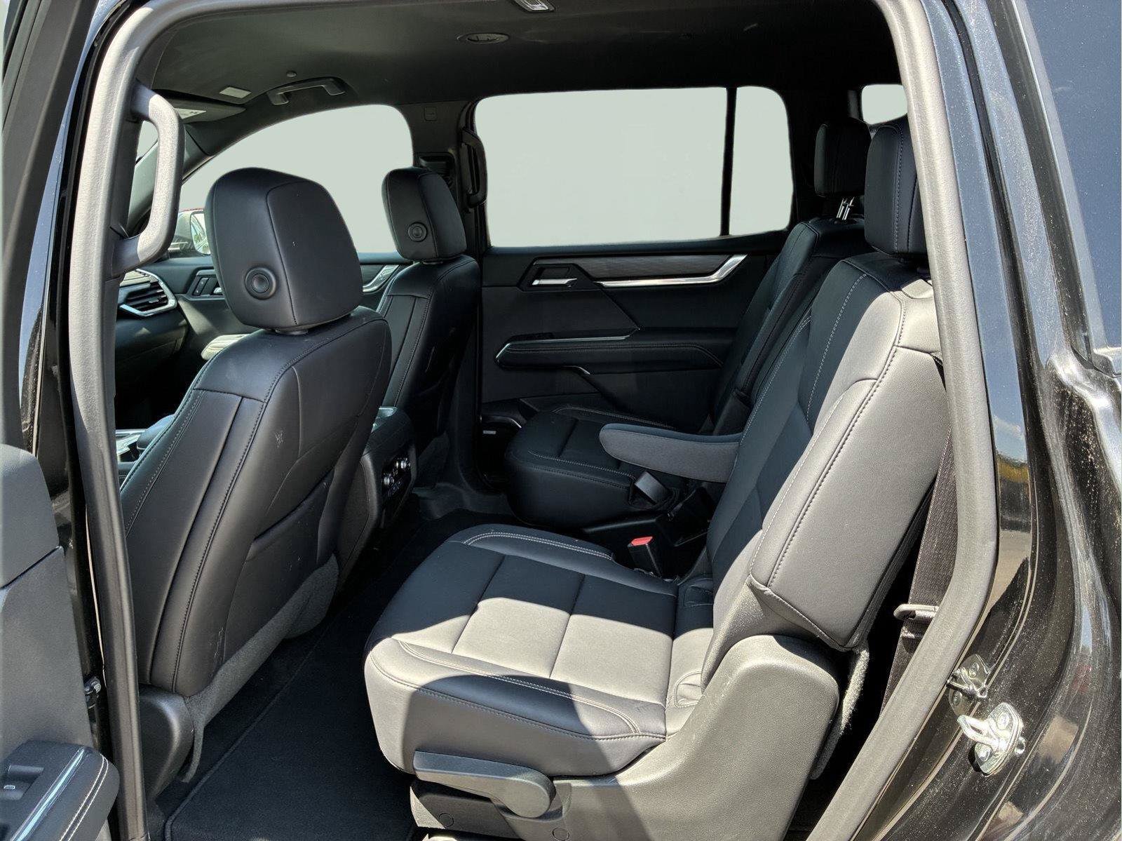 Used 2025 GMC Acadia Elevation AWD/4WD image 51