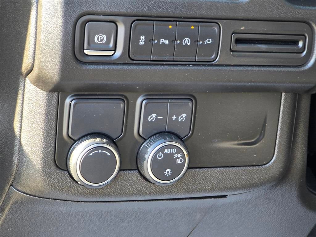 Used 2021 Chevrolet Suburban LT RWD image 8