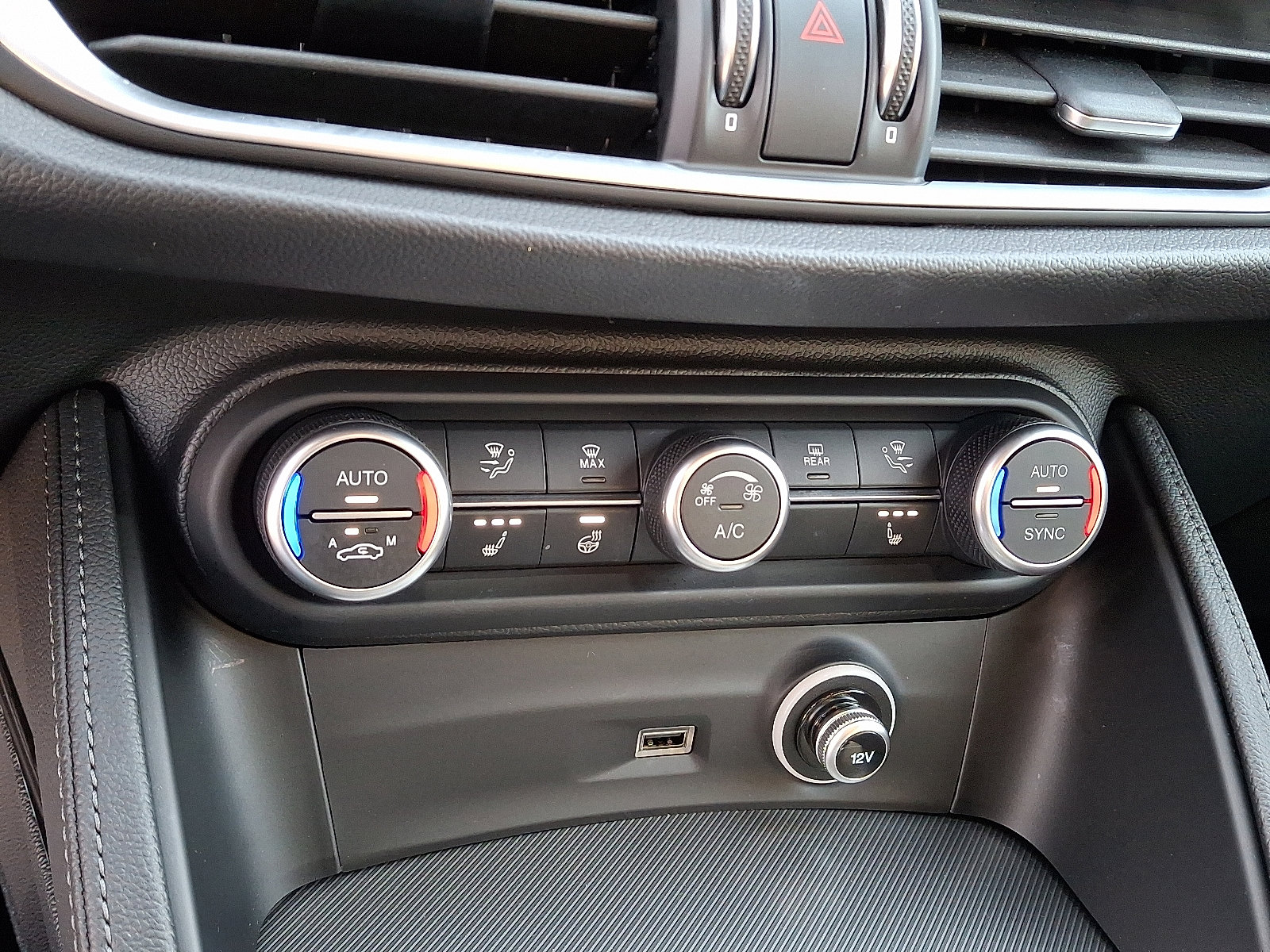 Used 2024 Alfa Romeo Stelvio Ti image 16