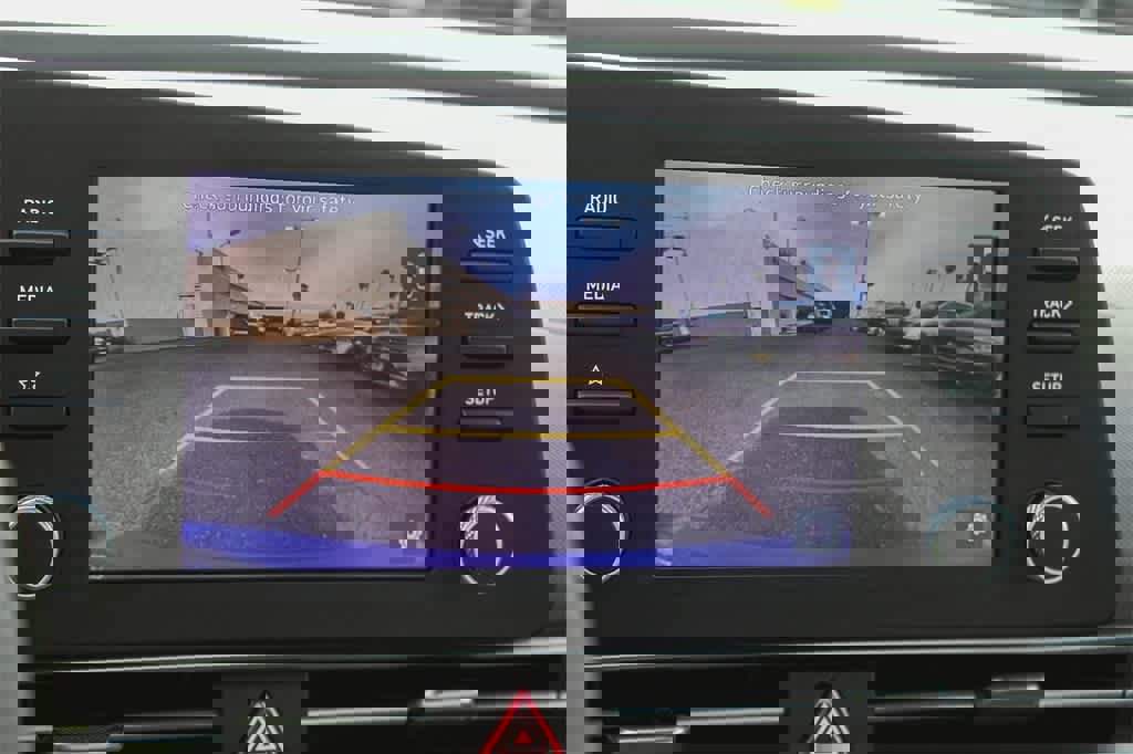 Certified 2023 Hyundai Elantra SEL image 33