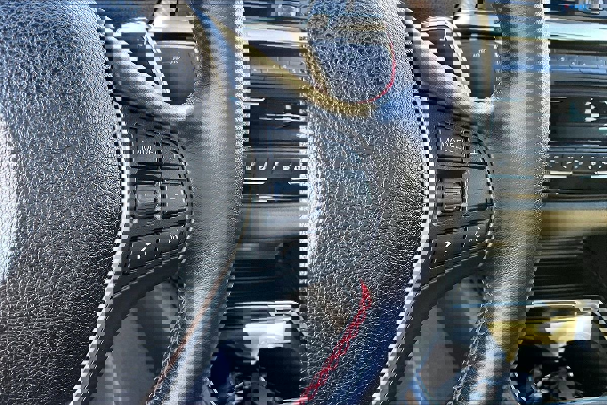 Used 2018 BMW 330i Sedan w/ Shadow Sport Edition image 19