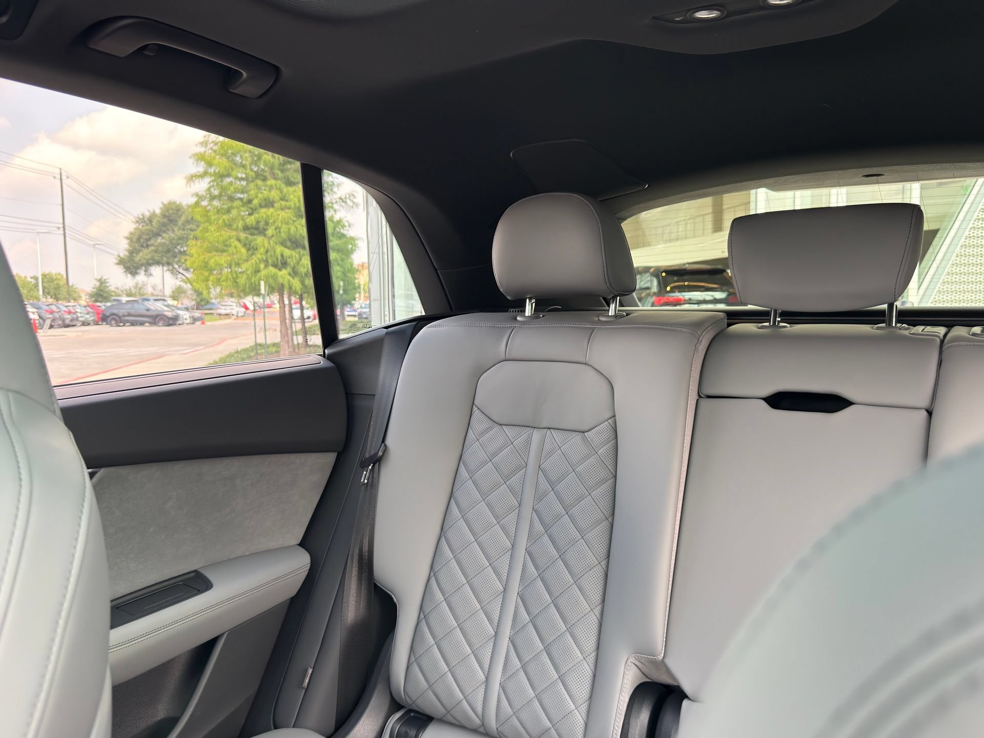 New 2026 Audi SQ8 Premium Plus AWD/4WD image 17