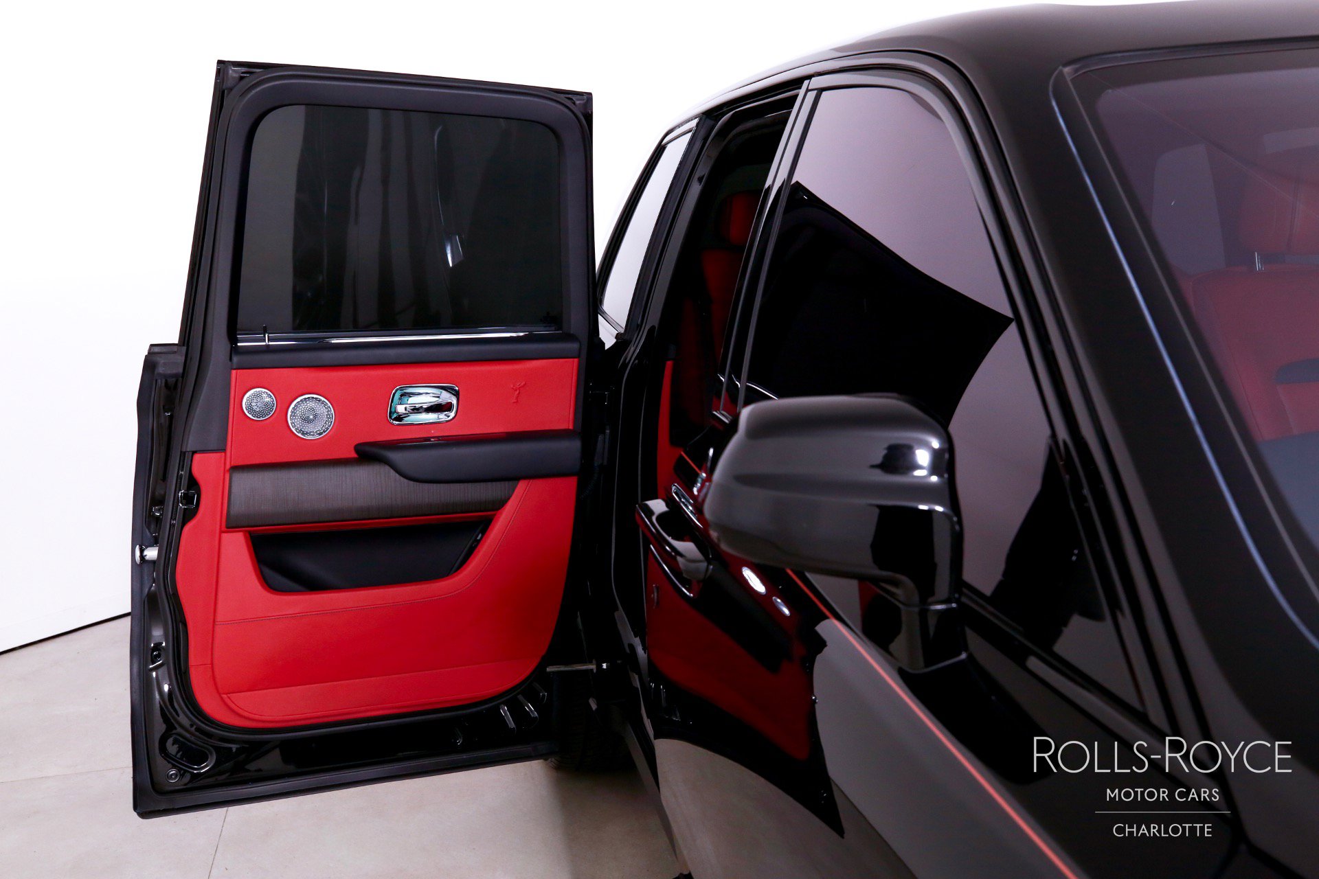 Certified 2022 Rolls-Royce Cullinan w/ Dark Exterior Package image 26