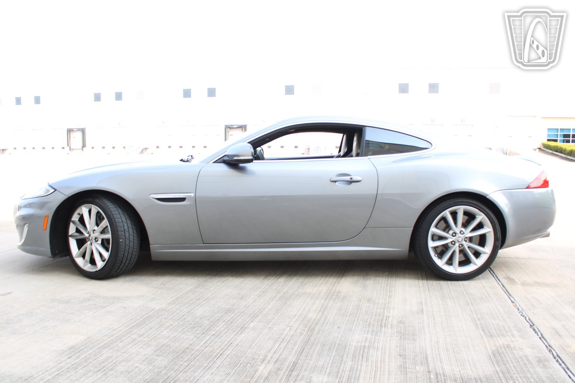 Used 2012 Jaguar XKR R RWD image 23
