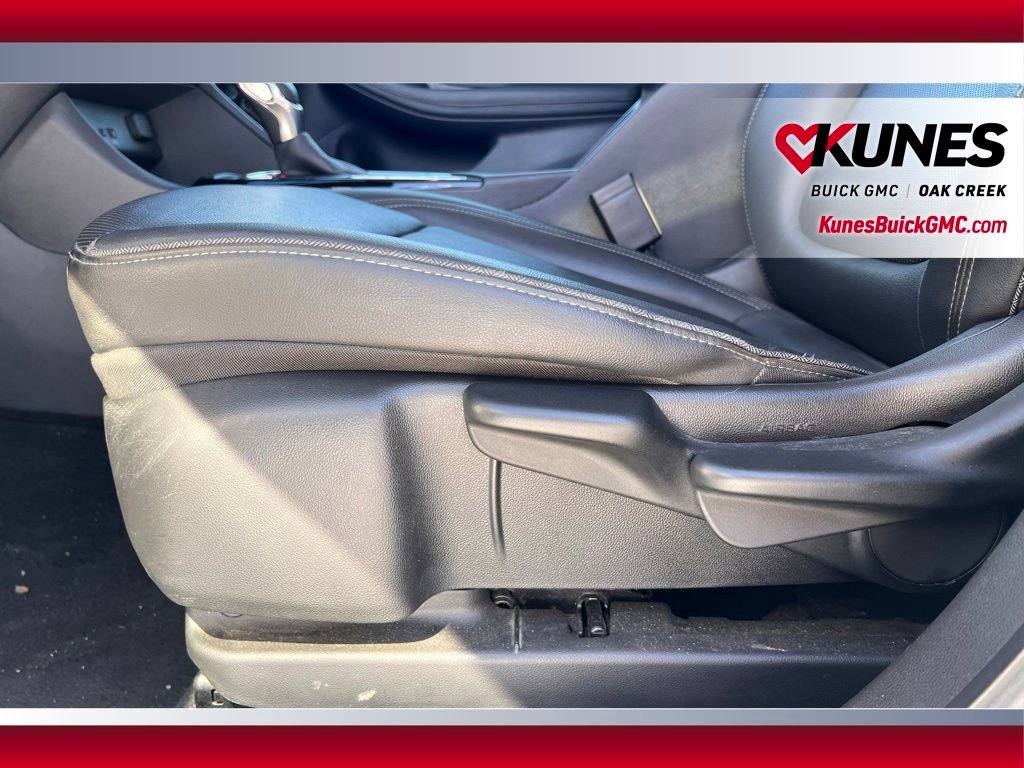 Used 2024 Buick Encore GX Sport Touring image 14
