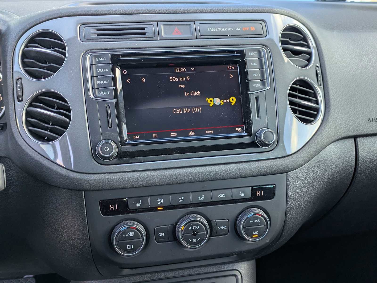 Used 2016 Volkswagen Tiguan SEL image 28