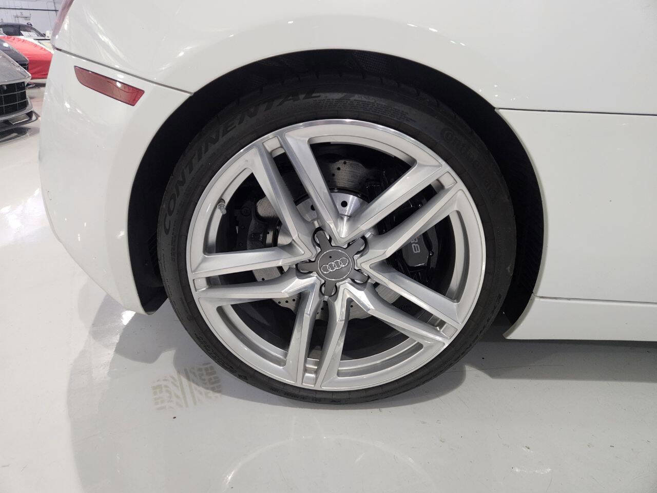 Used 2015 Audi R8 V8 image 39