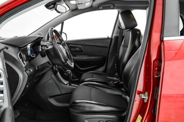 Used 2019 Chevrolet Trax LT w/ LT Convenience Package image 29