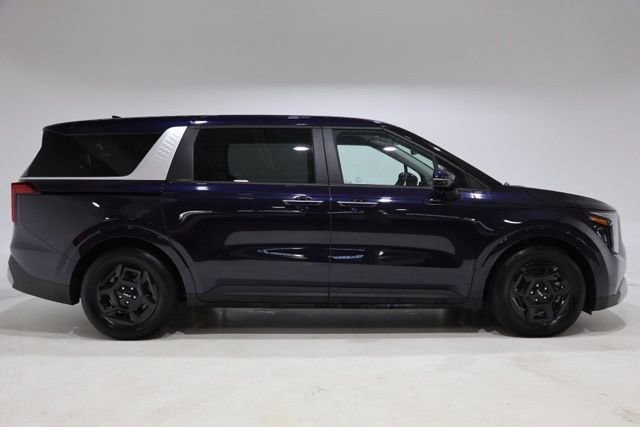Used 2025 Kia Carnival FWD image 9