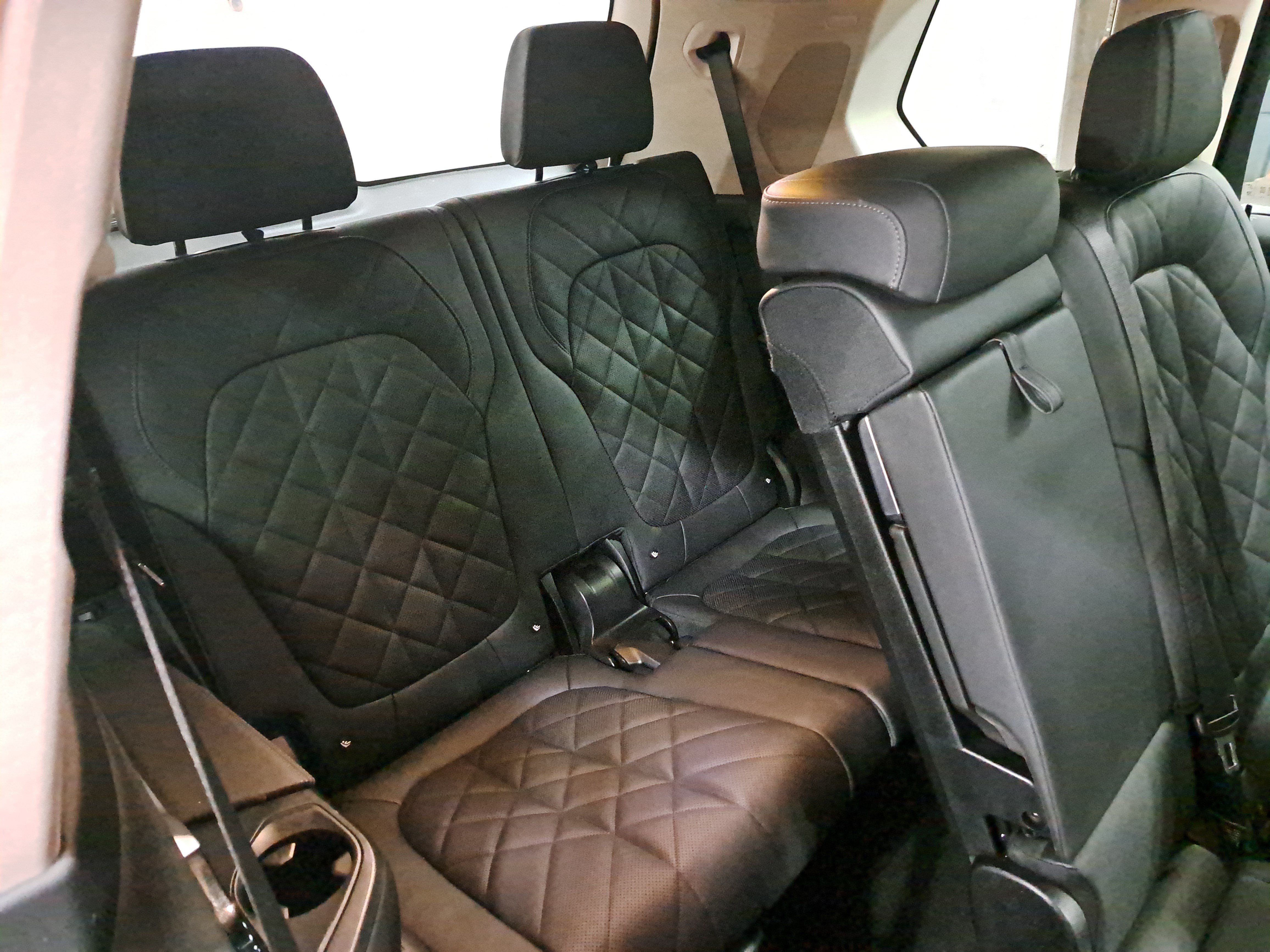 Used 2025 BMW X7 xDrive40i w/ Premium Package AWD/4WD image 13