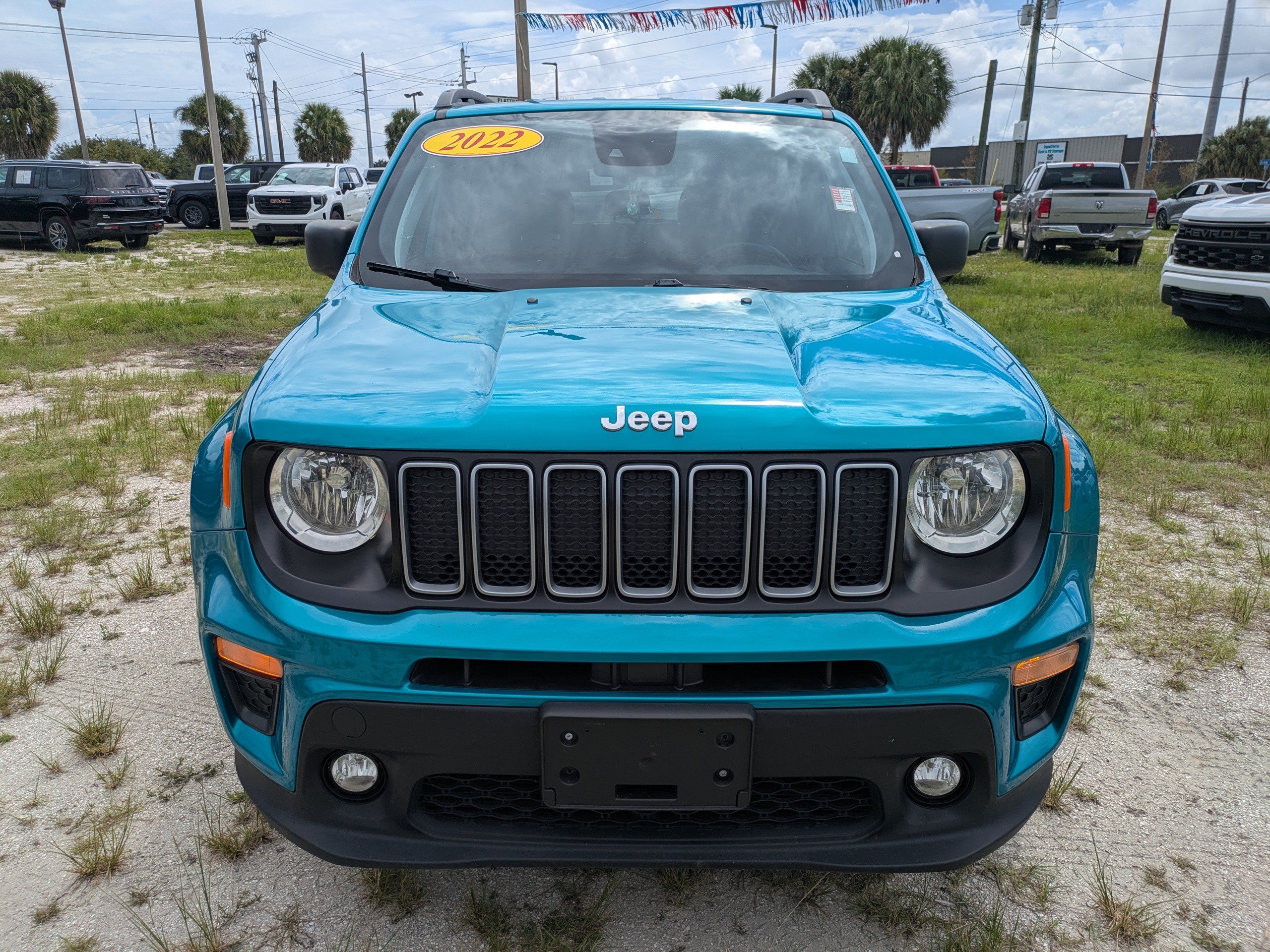 Used 2022 Jeep Renegade Latitude AWD/4WD image 9