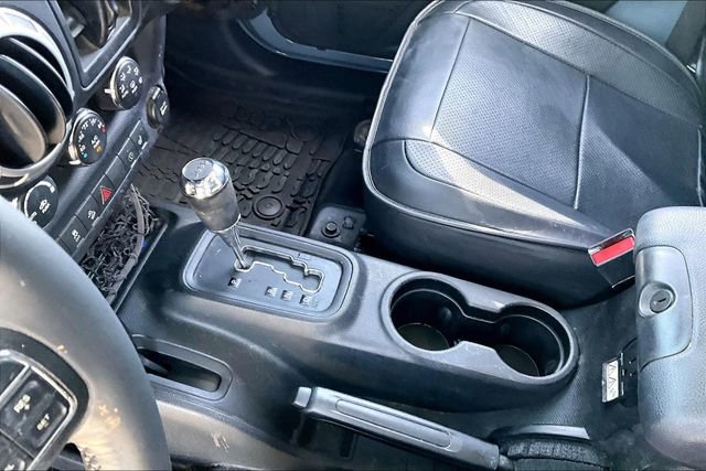 Used 2015 Jeep Wrangler Unlimited Sahara w/ Max Tow Package image 15