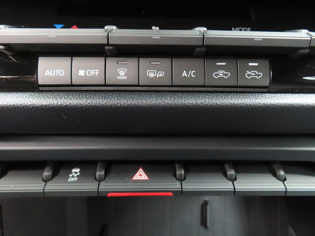 Used 2025 Toyota Tundra SR5 w/ SR5 Convenience Package AWD/4WD image 52