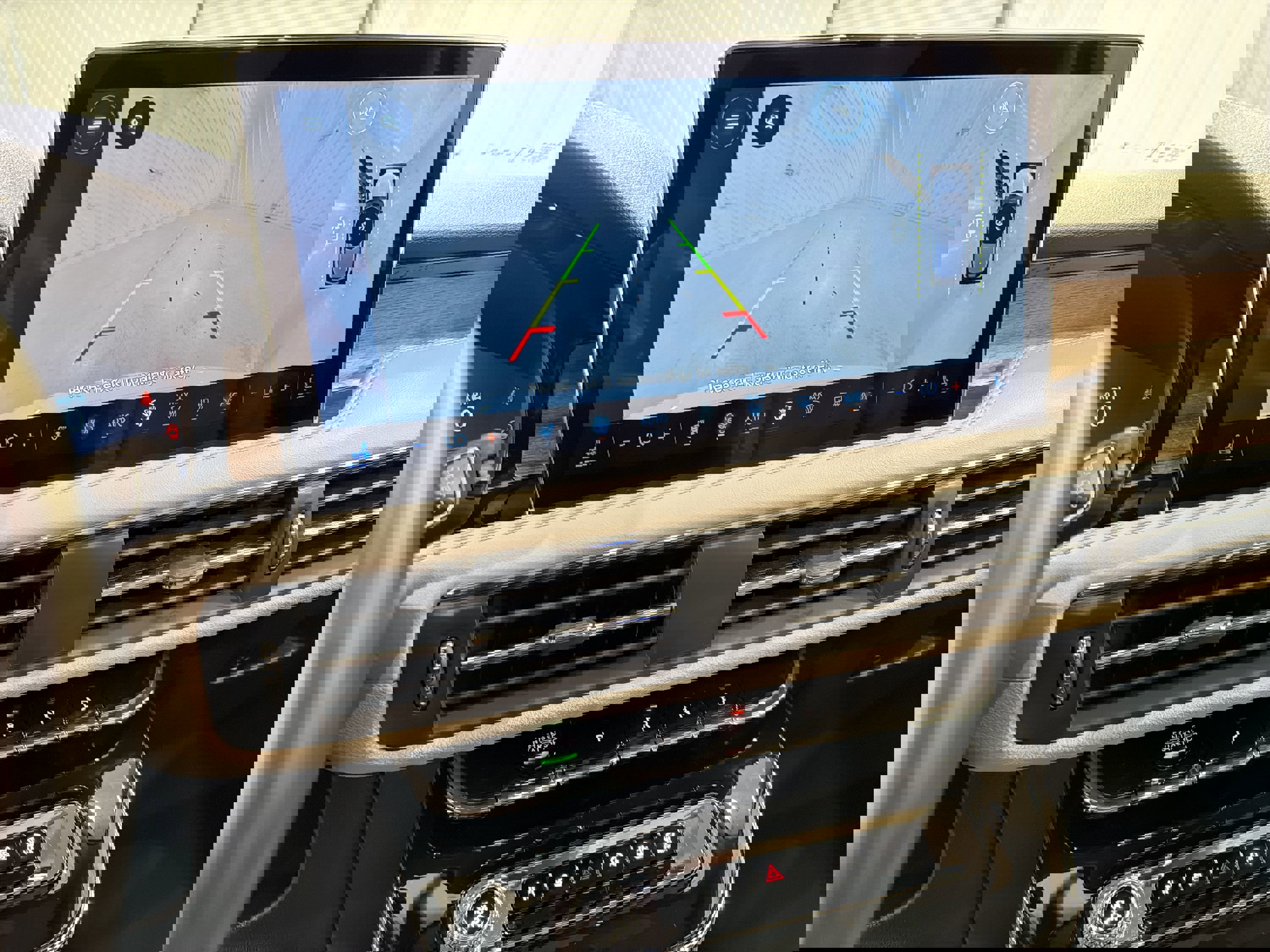 Used 2025 Lincoln Corsair Reserve w/ Equipment Group 202A image 18