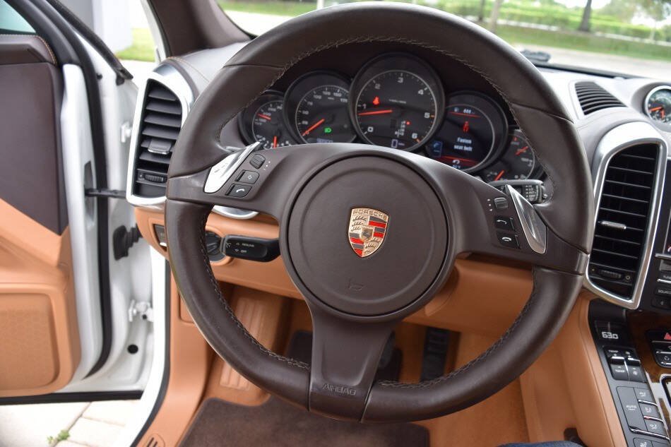 Used 2013 Porsche Cayenne Diesel AWD/4WD image 68