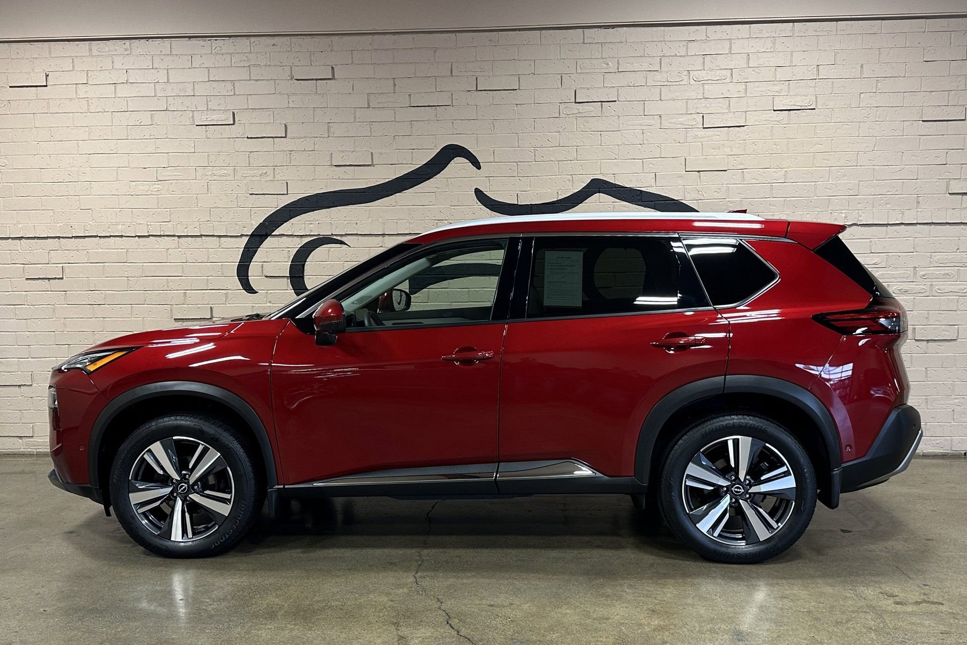 Used 2023 Nissan Rogue SL w/ SL Premium Package image 7